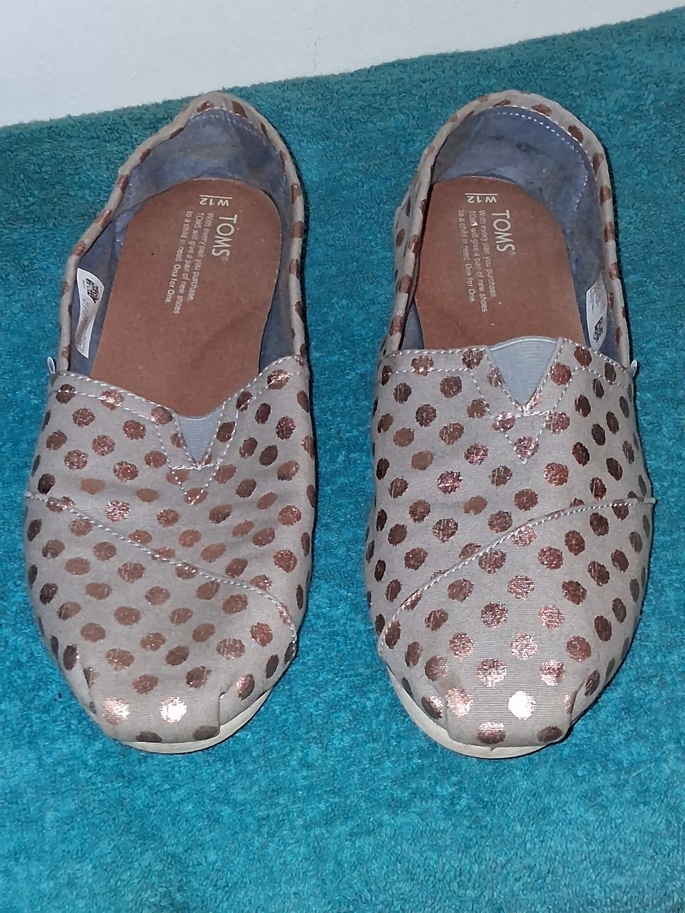 TOMS Women's Metallic Polka Dot Slip-On - Taupe with Rose Gold Dots